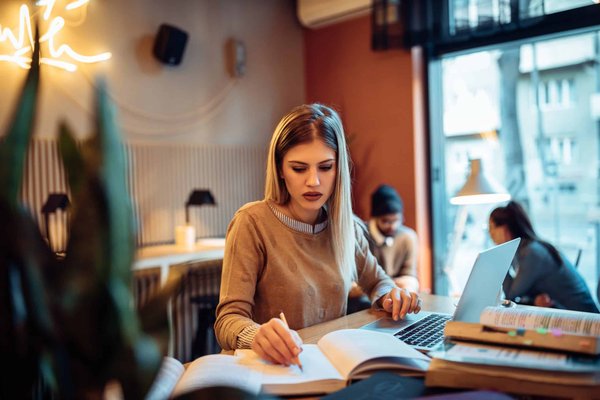 Qu'est-ce que le « Cadence Running » et comment peut-il améliorer l'efficacité de la course ?